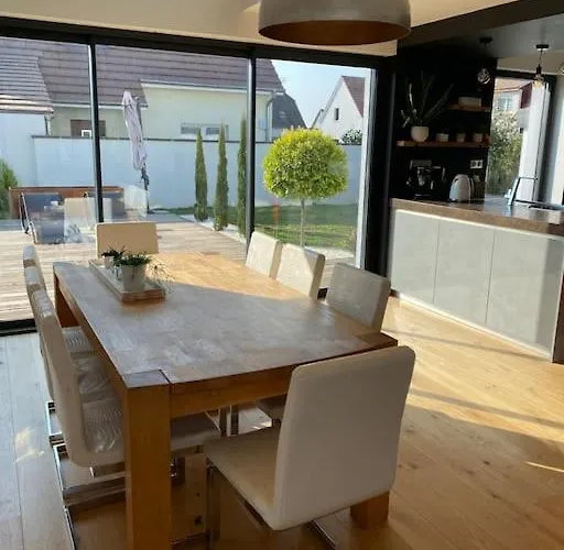 Maison D\'Architecte Situee Sur La Route Des Vins